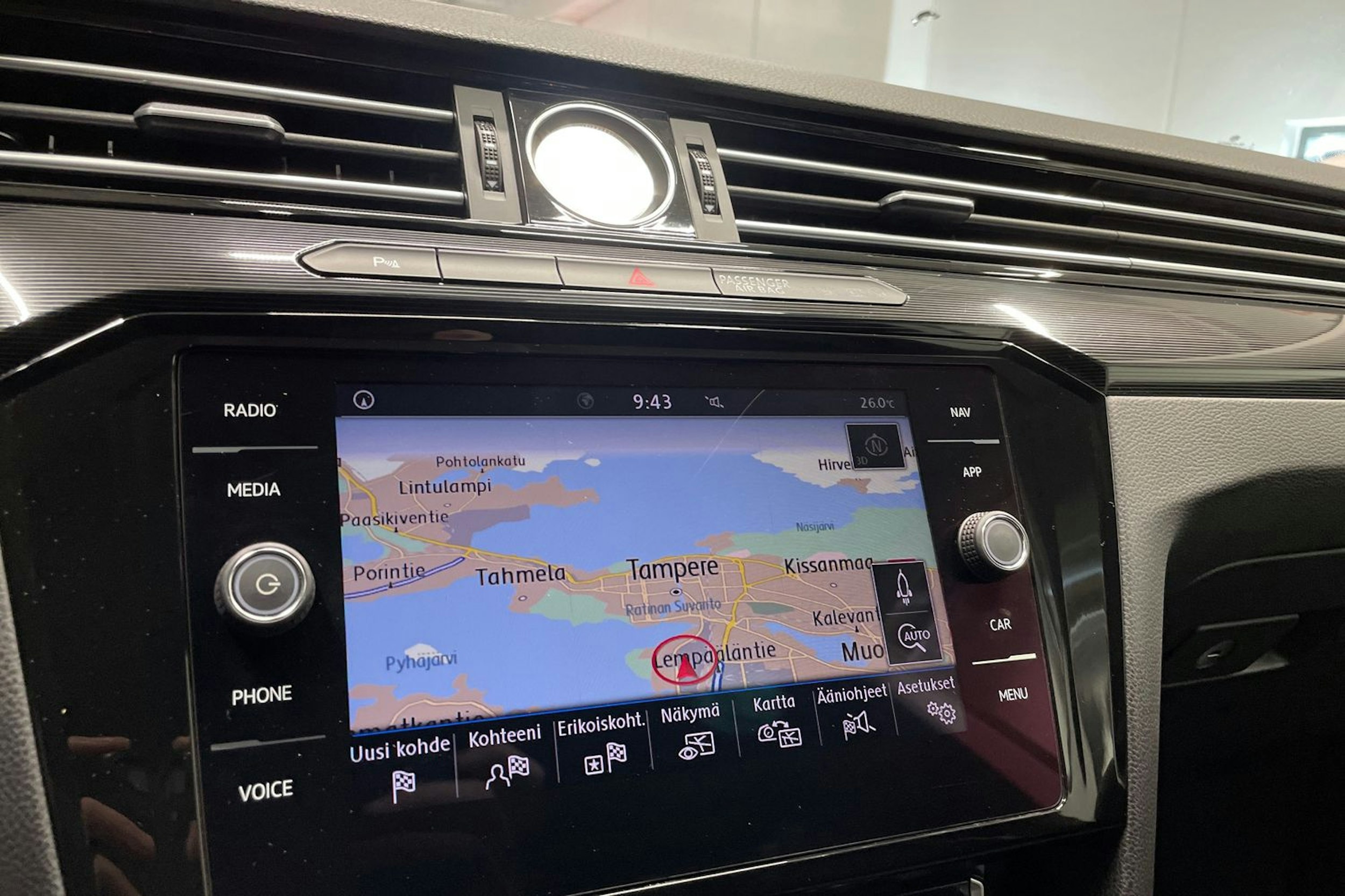 Sininen Volkswagen Arteon 2017 kuva 20.