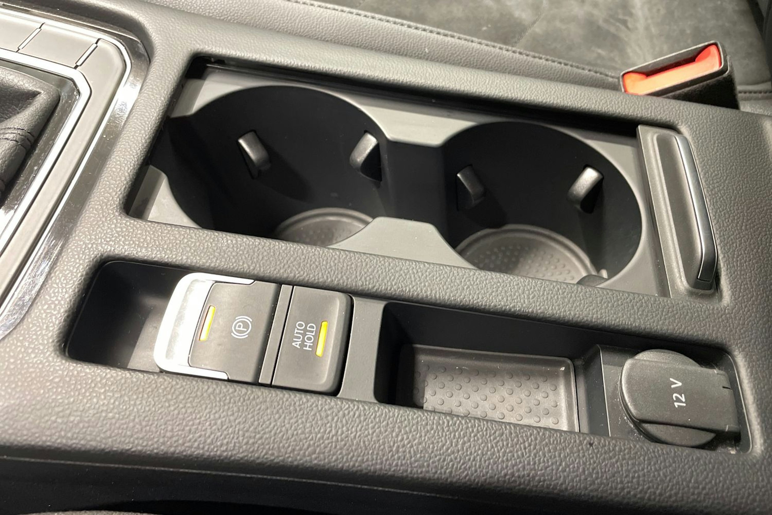 Sininen Volkswagen Arteon 2017 kuva 23.