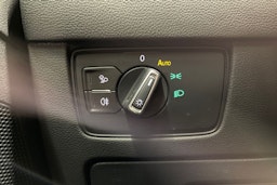 Sininen Volkswagen Arteon 2017 kuva 24.