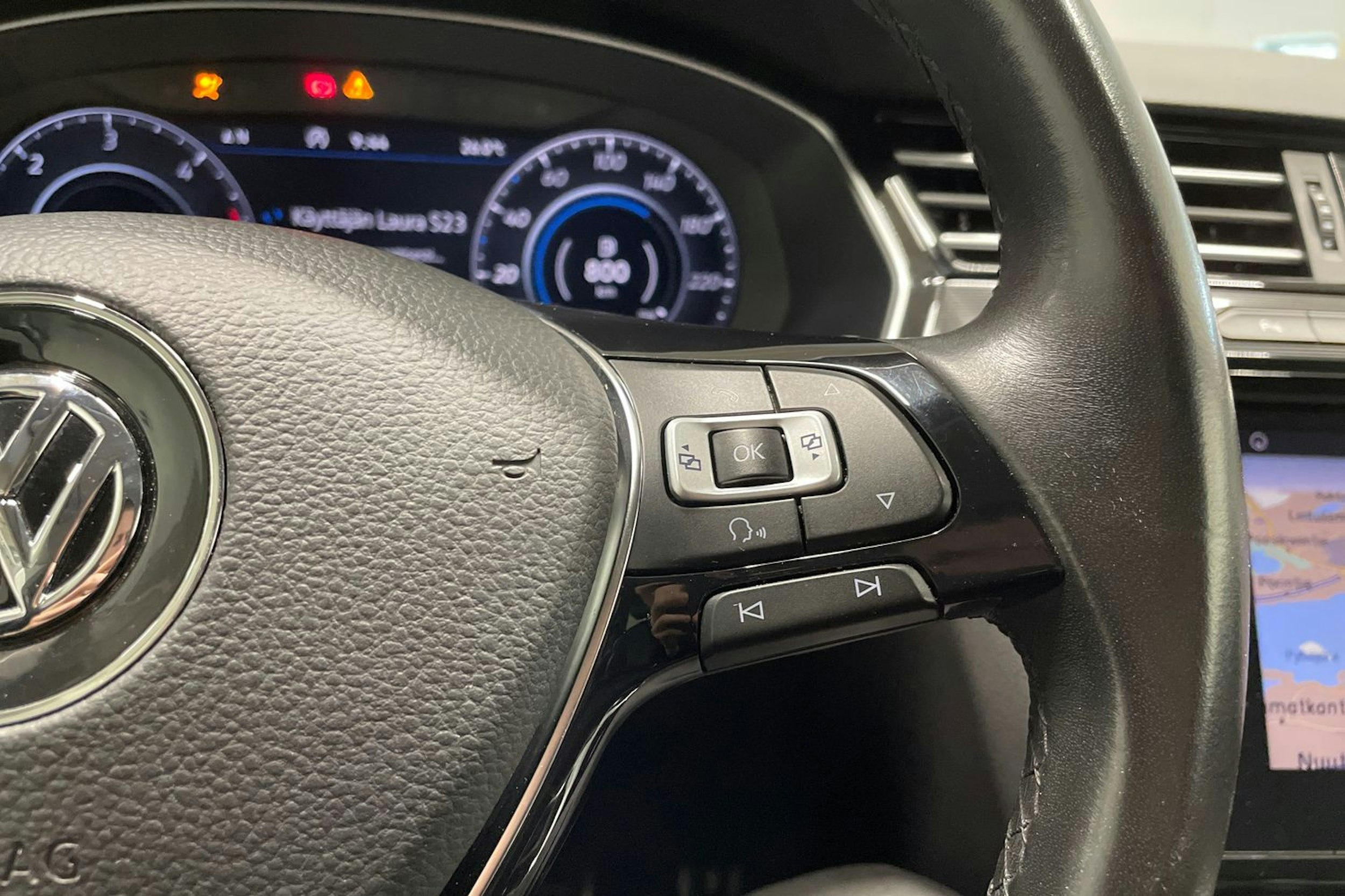 Sininen Volkswagen Arteon 2017 kuva 29.