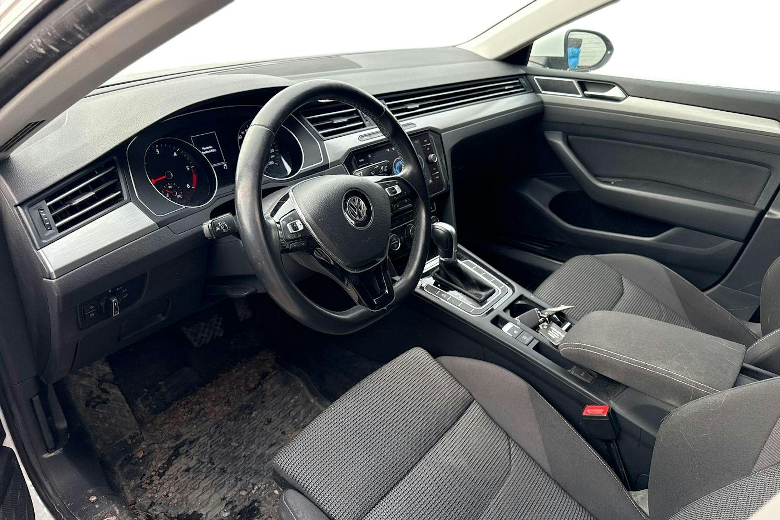 valkoinen Volkswagen Arteon 2017 kuva 3.