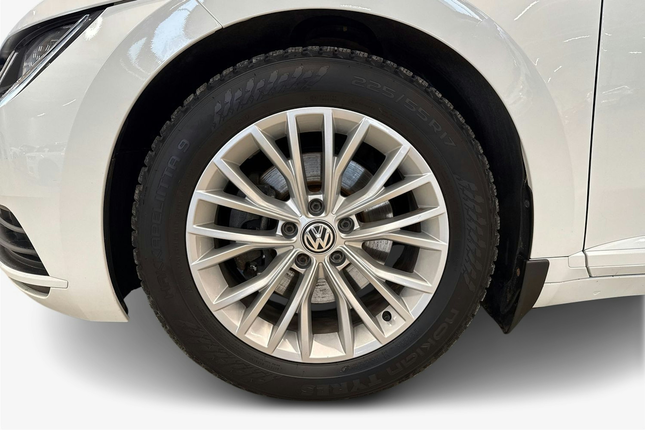 valkoinen Volkswagen Arteon 2018 kuva 11.