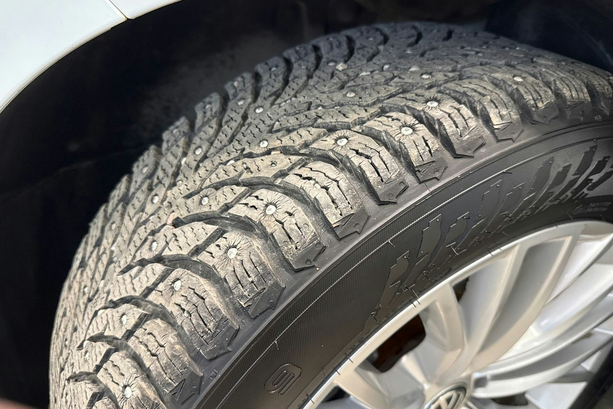 valkoinen Volkswagen Arteon 2018 kuva 13.