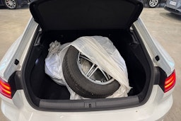 valkoinen Volkswagen Arteon 2018 kuva 14.