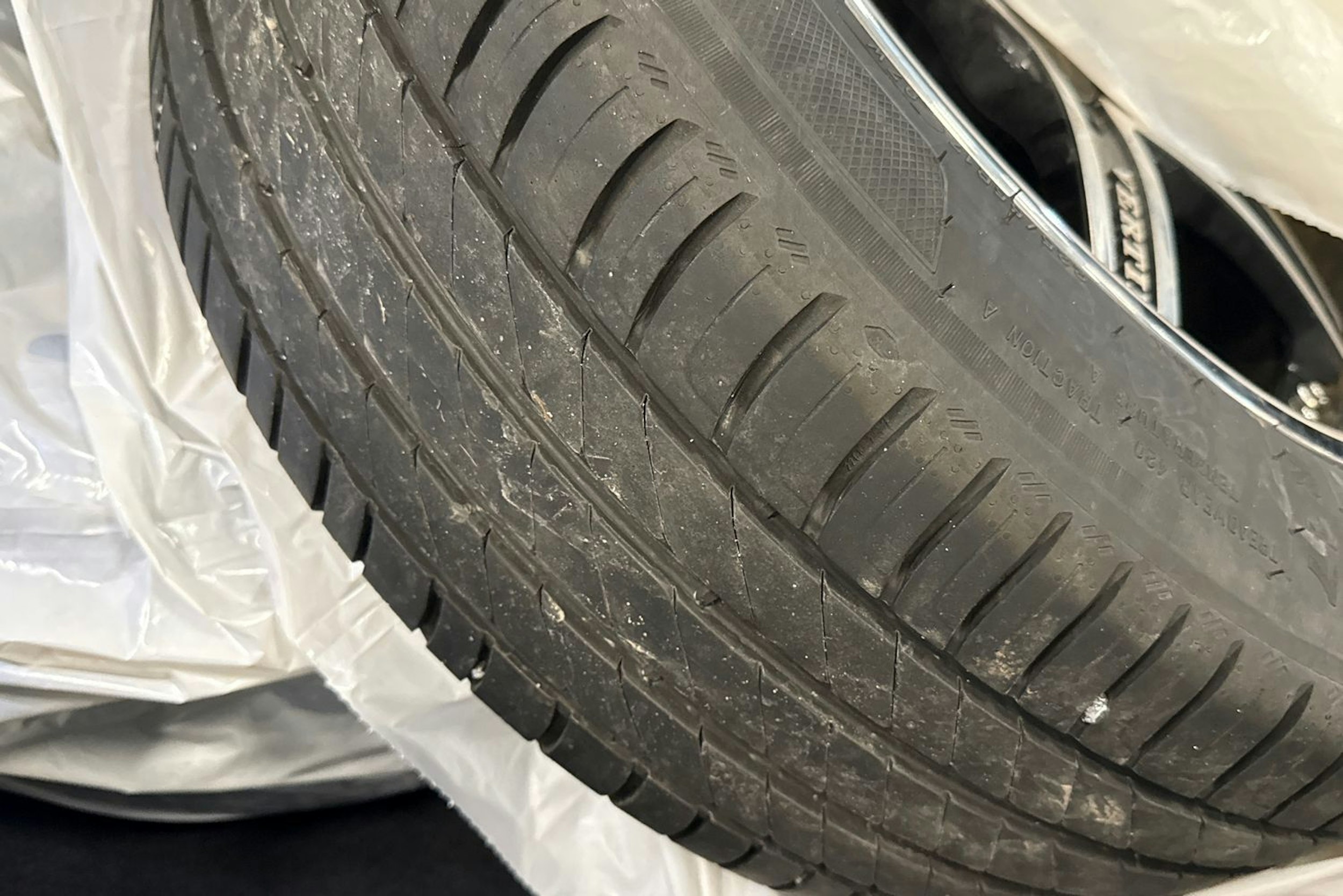 valkoinen Volkswagen Arteon 2018 kuva 15.