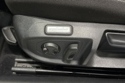 valkoinen Volkswagen Arteon 2018 kuva 18.