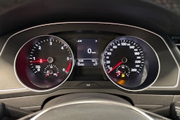 valkoinen Volkswagen Arteon 2018 kuva 19.