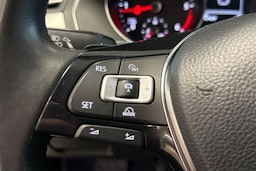 valkoinen Volkswagen Arteon 2018 kuva 21.