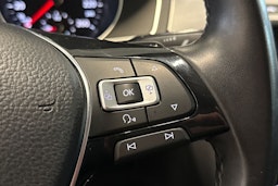 valkoinen Volkswagen Arteon 2018 kuva 22.