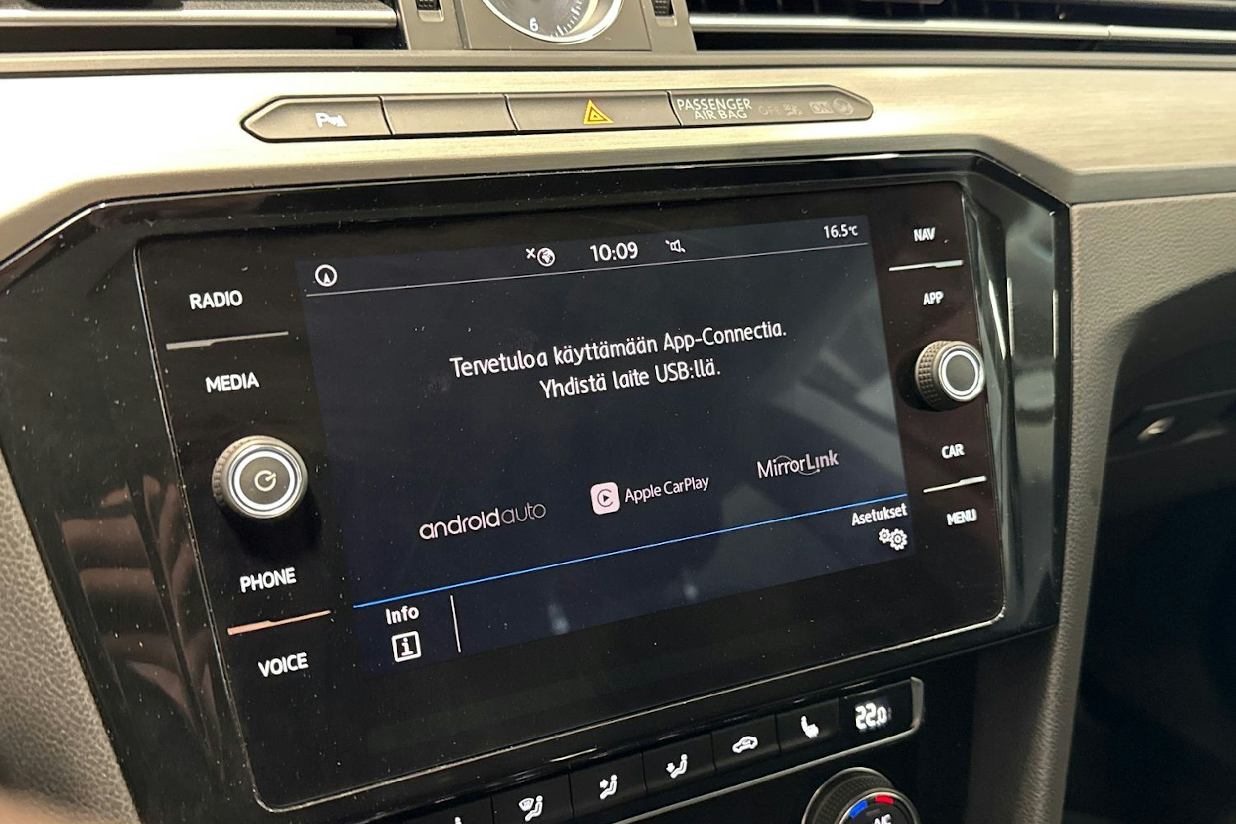 valkoinen Volkswagen Arteon 2018 kuva 25.