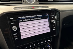 valkoinen Volkswagen Arteon 2018 kuva 26.