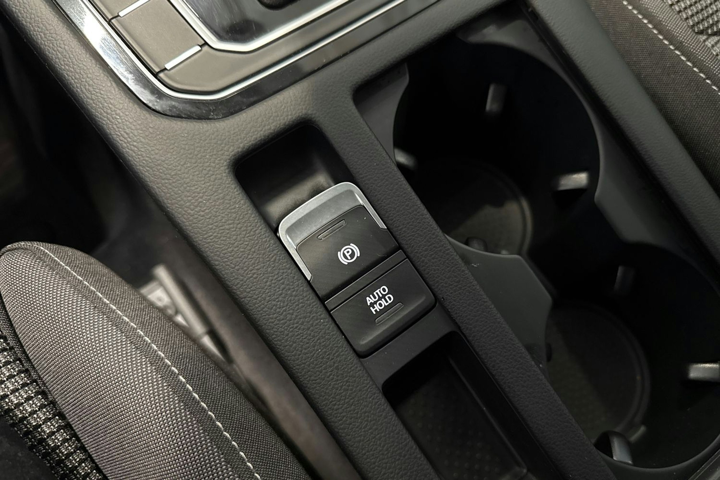 valkoinen Volkswagen Arteon 2018 kuva 29.