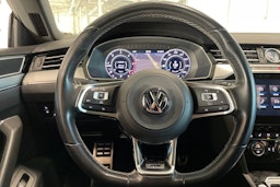 valkoinen Volkswagen Arteon 2017 kuva 18.