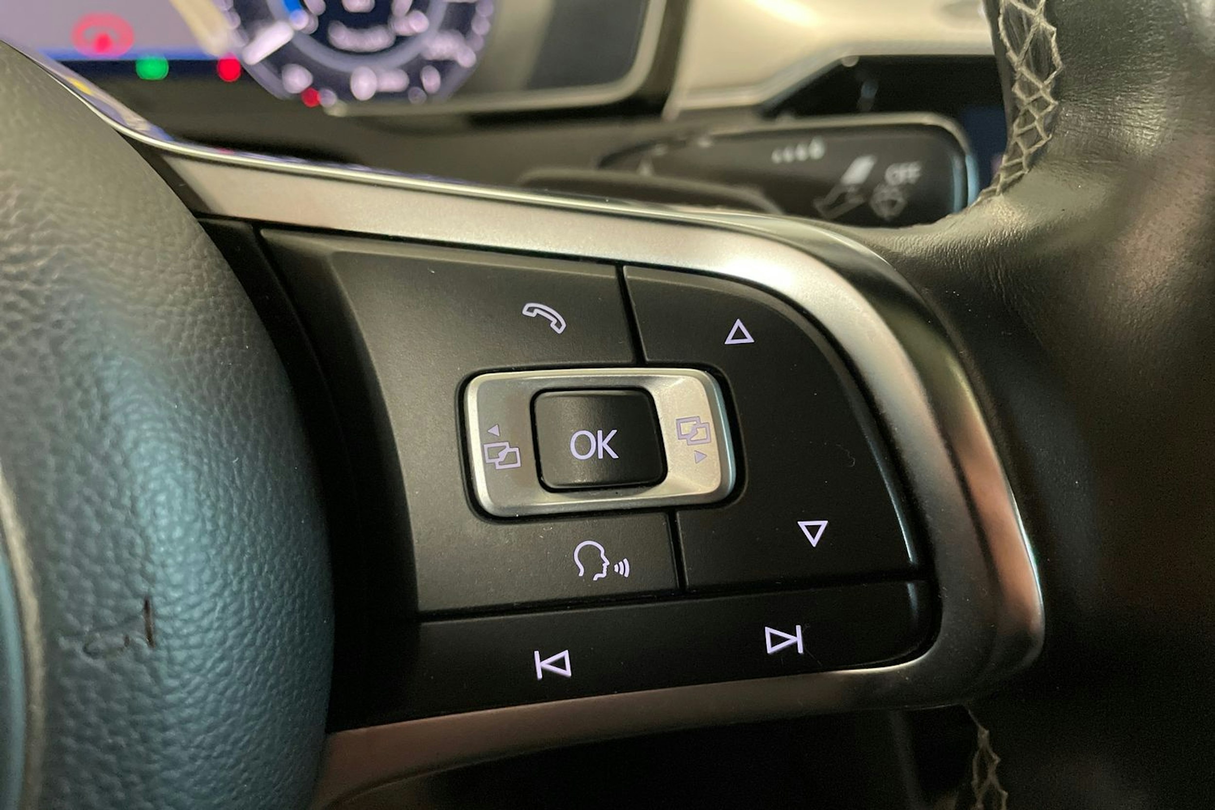 valkoinen Volkswagen Arteon 2017 kuva 19.