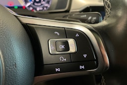 valkoinen Volkswagen Arteon 2017 kuva 19.