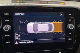 valkoinen Volkswagen Arteon 2017 kuva 23.