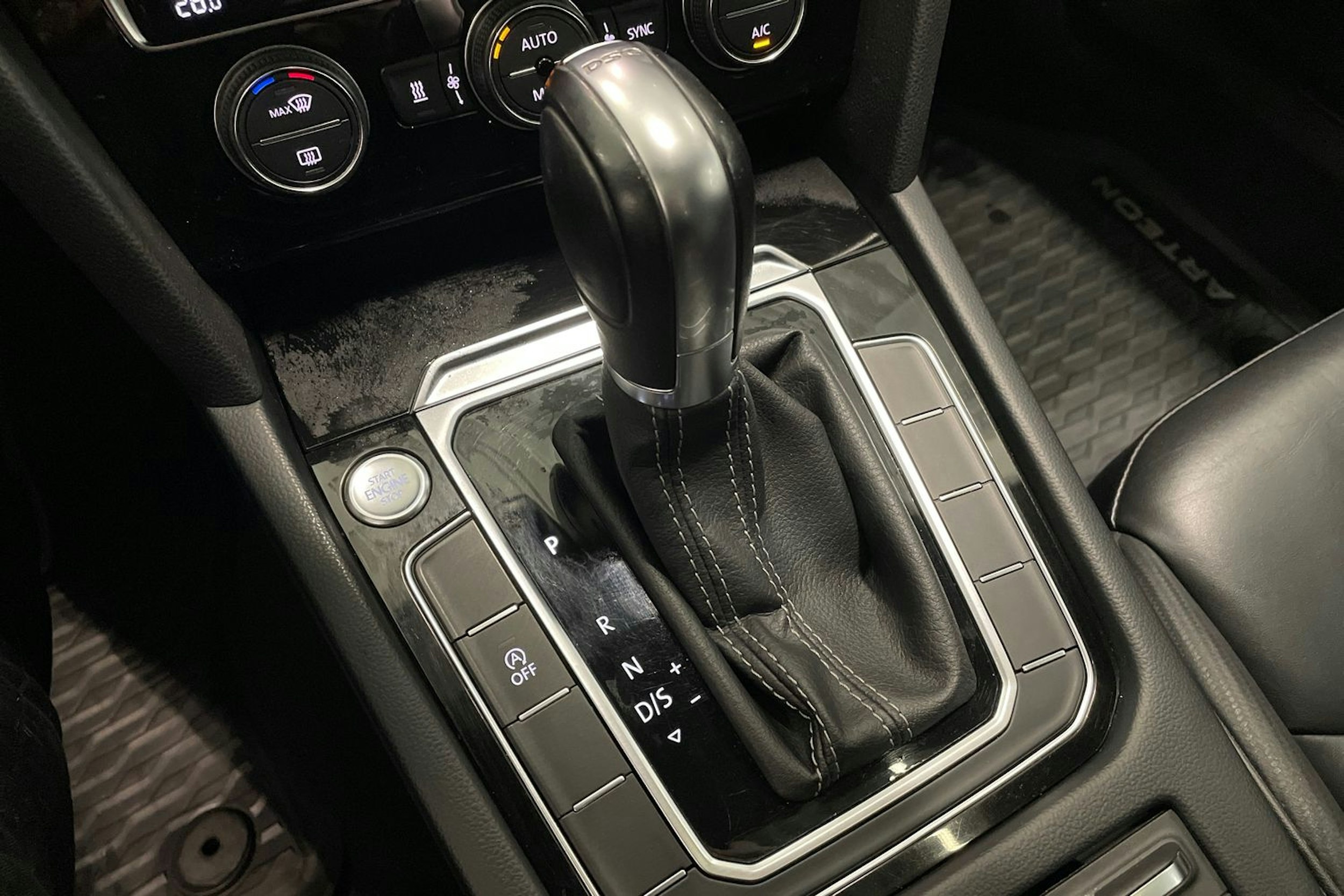 valkoinen Volkswagen Arteon 2017 kuva 31.