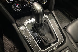 valkoinen Volkswagen Arteon 2017 kuva 31.