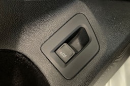 valkoinen Volkswagen Arteon 2017 kuva 36.