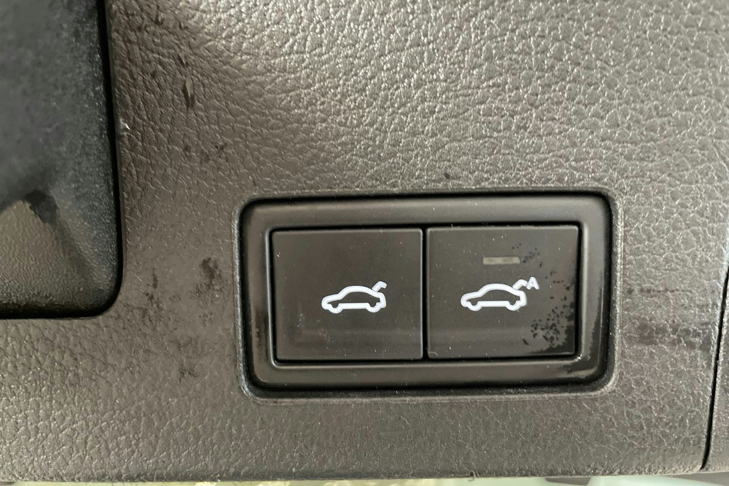 valkoinen Volkswagen Arteon 2017 kuva 40.