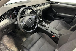 musta Volkswagen Arteon 2018 kuva 3.