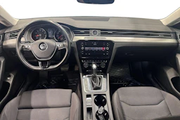 musta Volkswagen Arteon 2018 kuva 9.