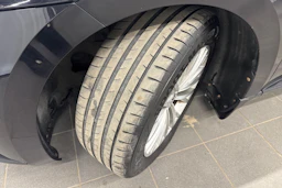 musta Volkswagen Arteon 2018 kuva 13.