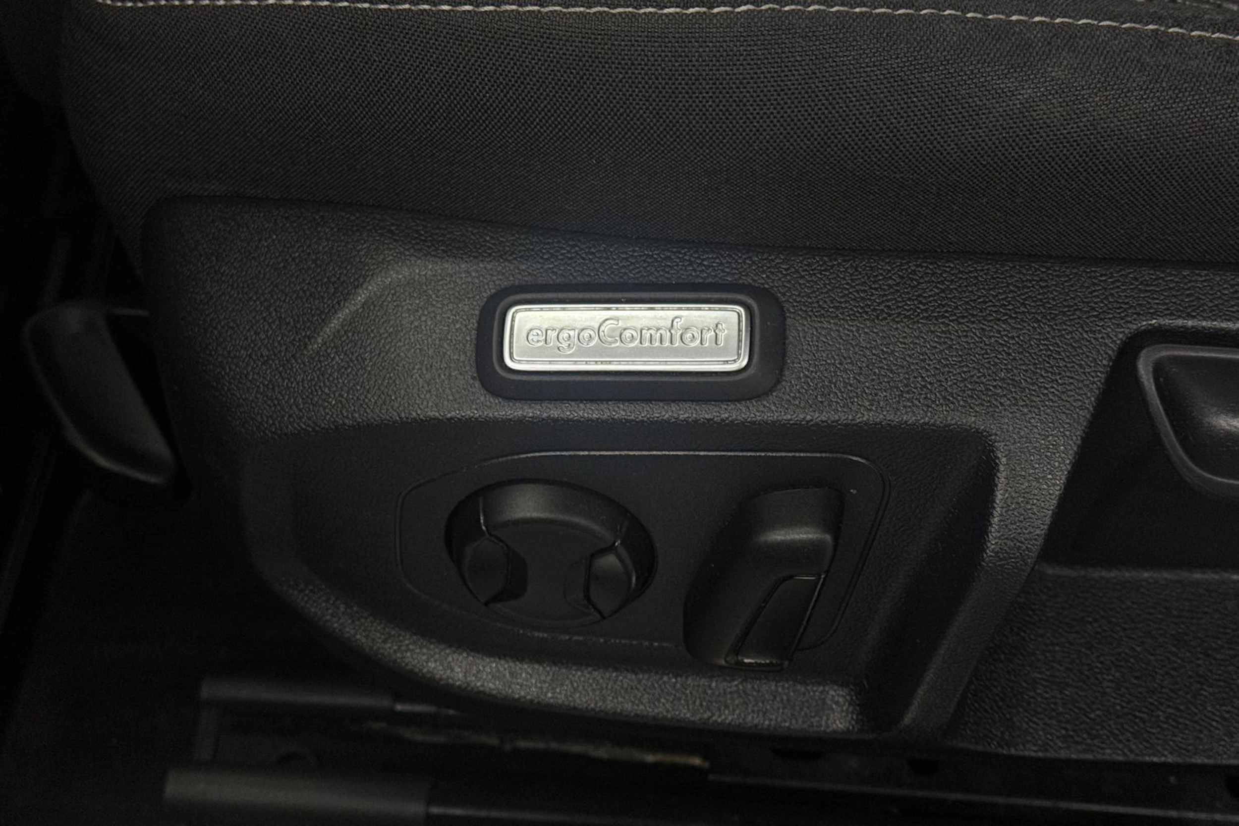 musta Volkswagen Arteon 2018 kuva 19.