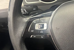 musta Volkswagen Arteon 2018 kuva 21.