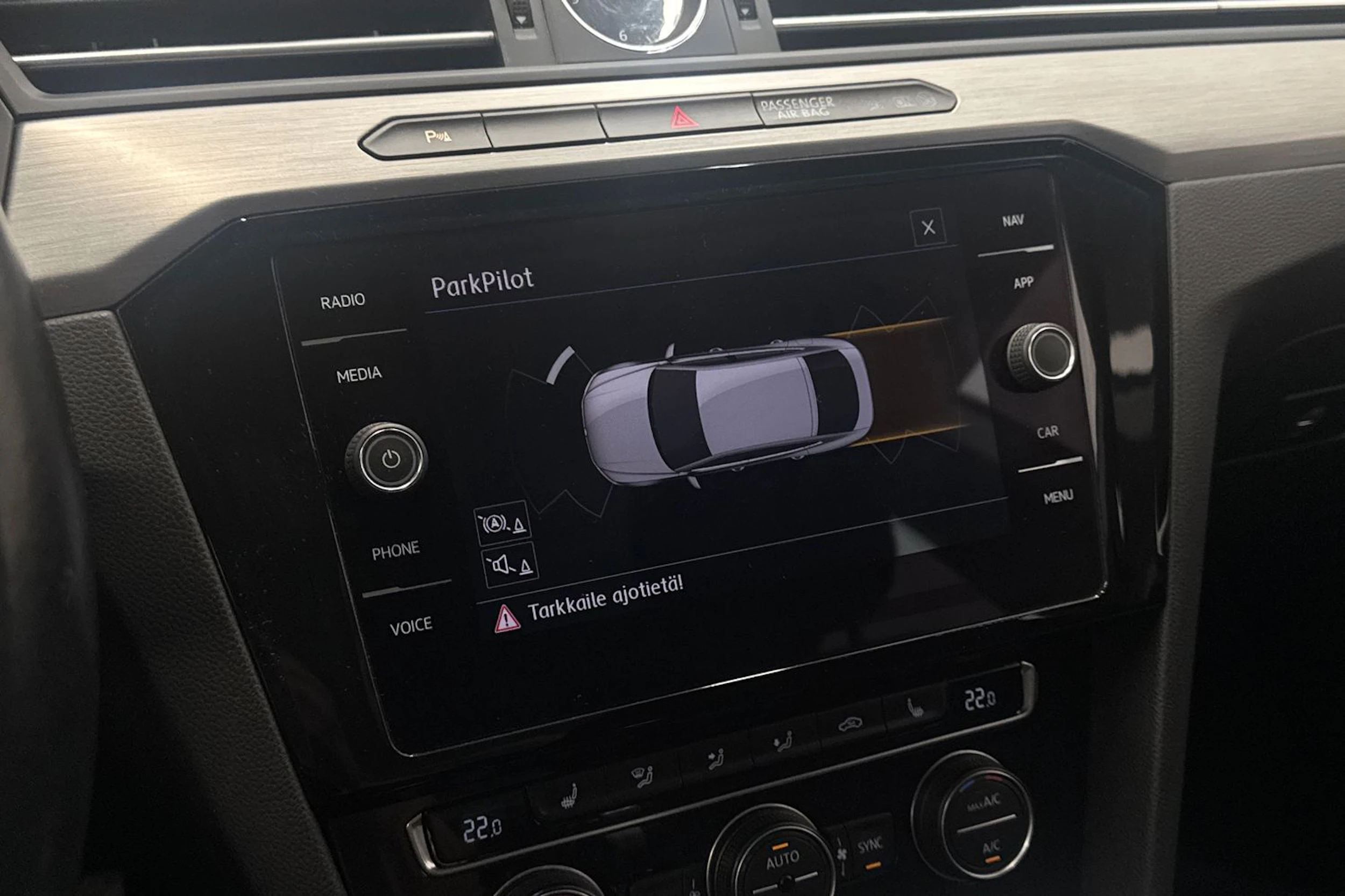 musta Volkswagen Arteon 2018 kuva 24.
