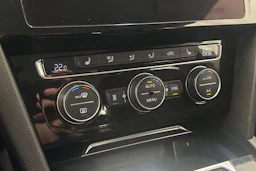 musta Volkswagen Arteon 2018 kuva 26.