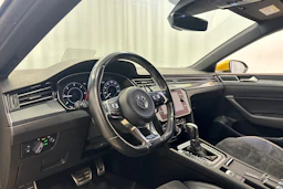 keltainen Volkswagen Arteon 2018 kuva 10.