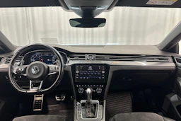 keltainen Volkswagen Arteon 2018 kuva 11.