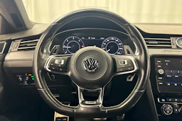 keltainen Volkswagen Arteon 2018 kuva 12.