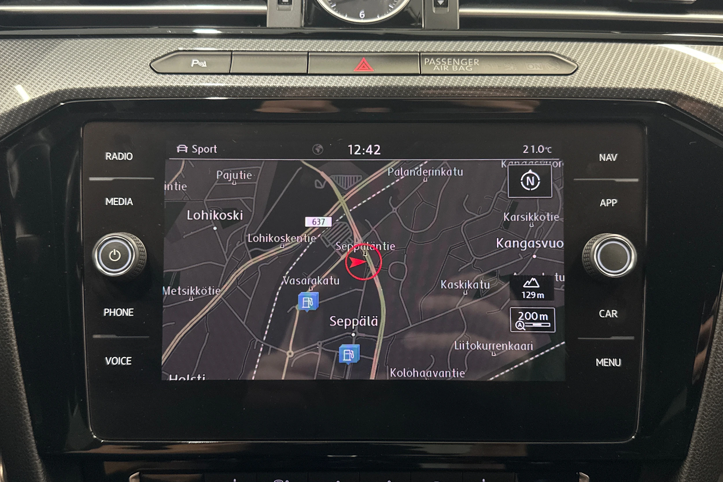 keltainen Volkswagen Arteon 2018 kuva 18.