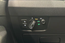 keltainen Volkswagen Arteon 2018 kuva 23.