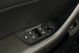 keltainen Volkswagen Arteon 2018 kuva 24.