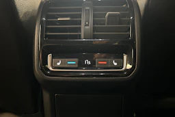keltainen Volkswagen Arteon 2018 kuva 26.