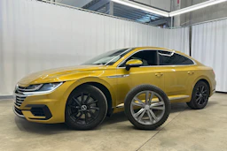 keltainen Volkswagen Arteon 2018 kuva 29.