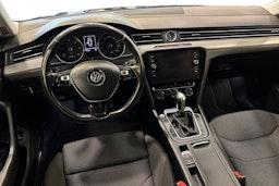sininen Volkswagen Arteon 2018 kuva 9.