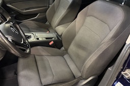 sininen Volkswagen Arteon 2018 kuva 10.