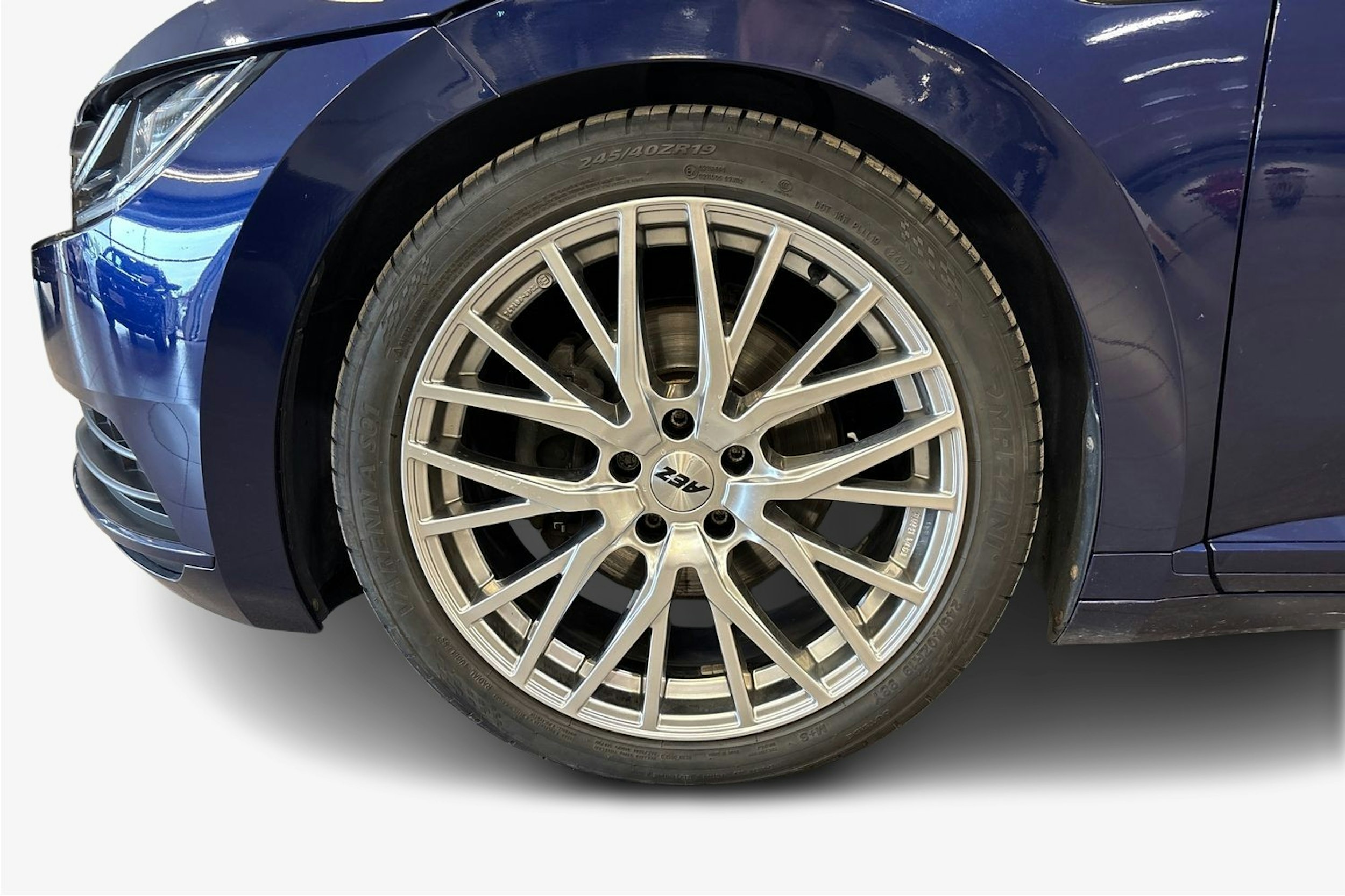 sininen Volkswagen Arteon 2018 kuva 11.