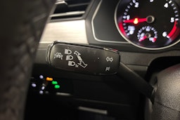 sininen Volkswagen Arteon 2018 kuva 18.