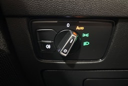 sininen Volkswagen Arteon 2018 kuva 19.