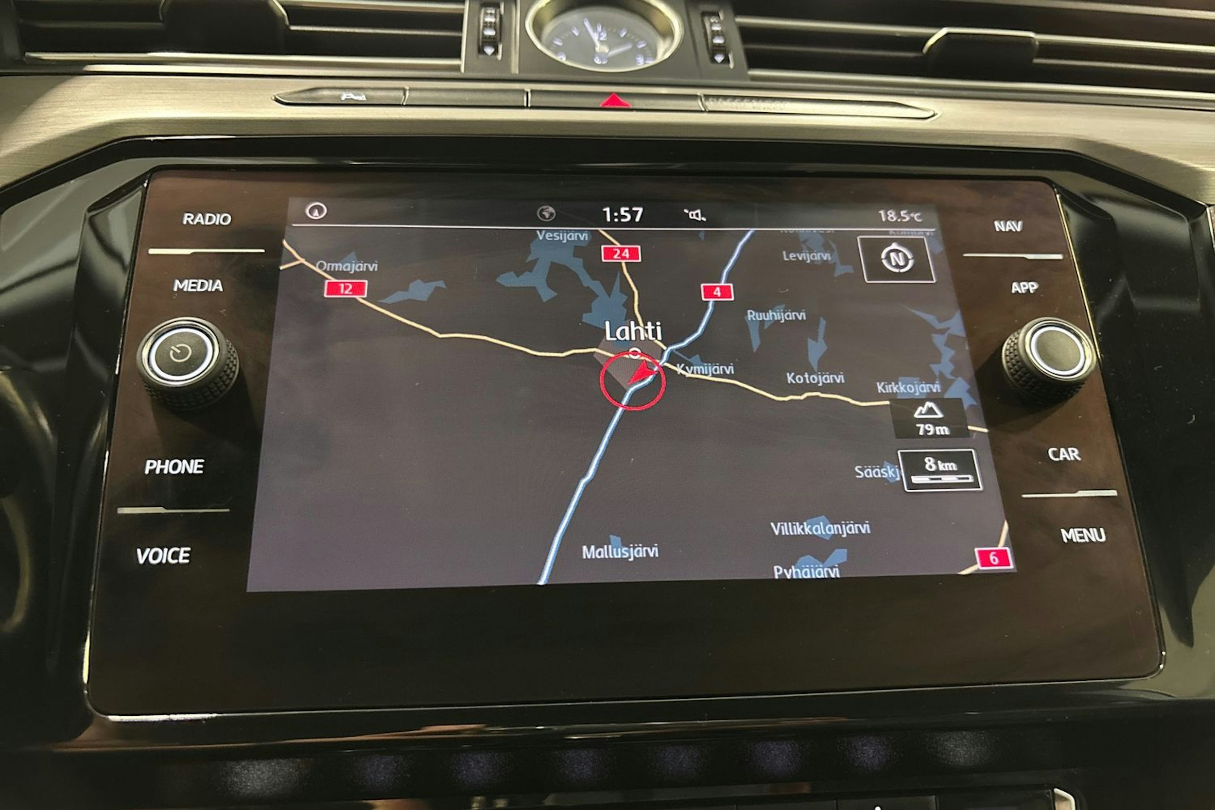 sininen Volkswagen Arteon 2018 kuva 21.