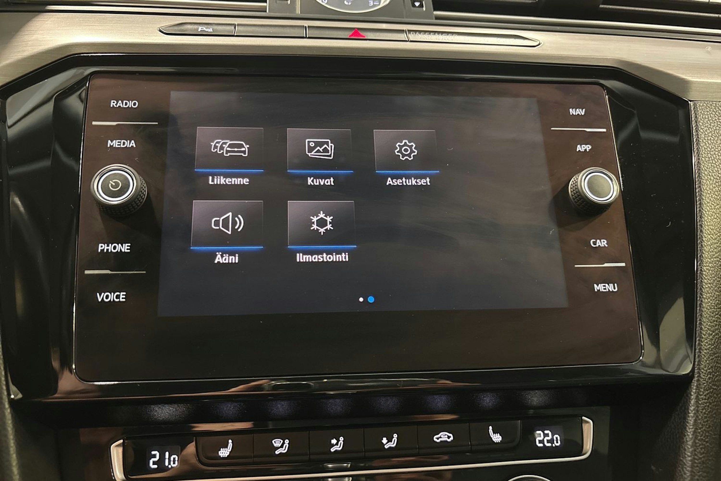 sininen Volkswagen Arteon 2018 kuva 23.