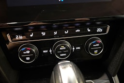 sininen Volkswagen Arteon 2018 kuva 24.
