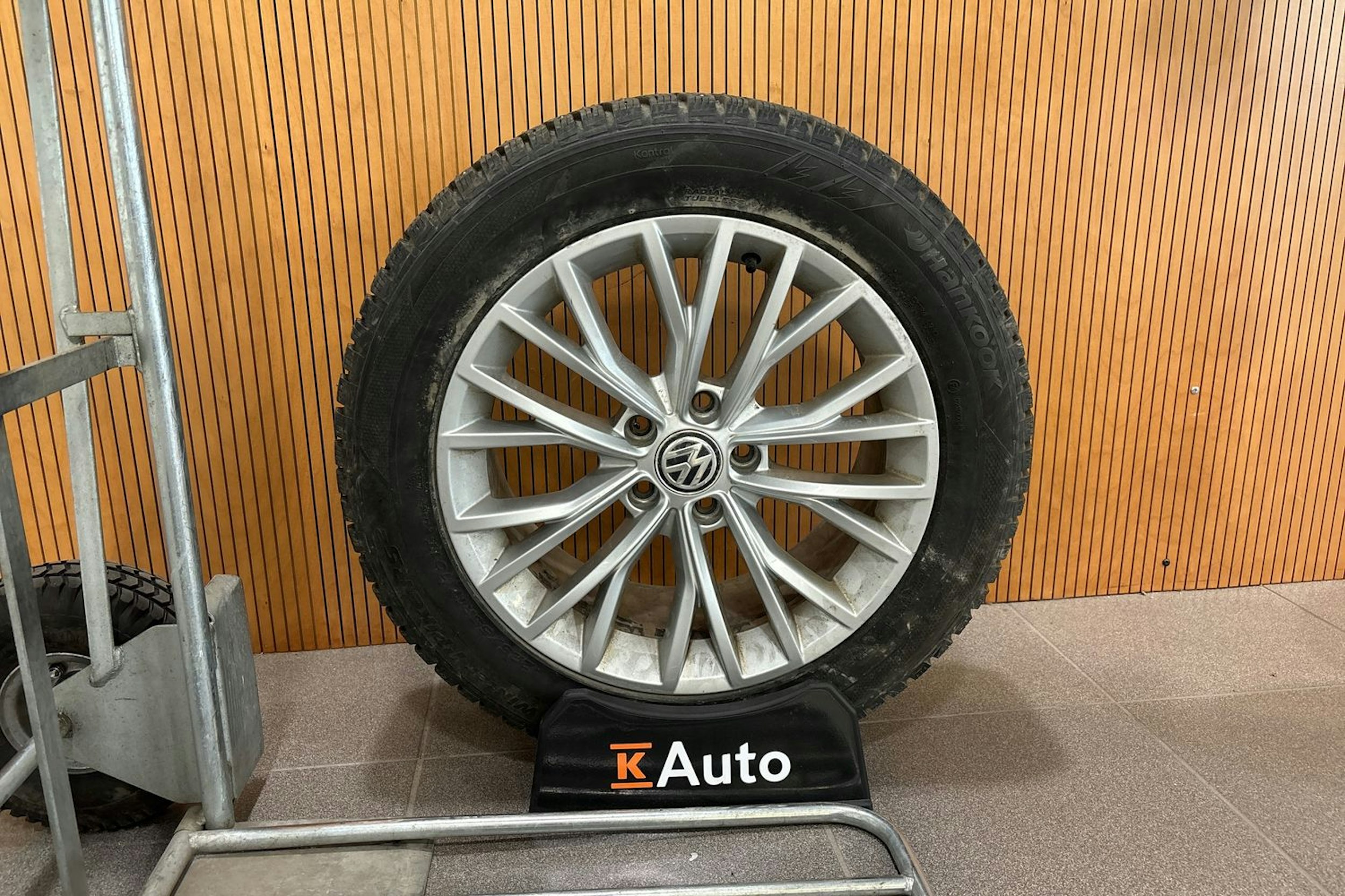 sininen Volkswagen Arteon 2018 kuva 28.