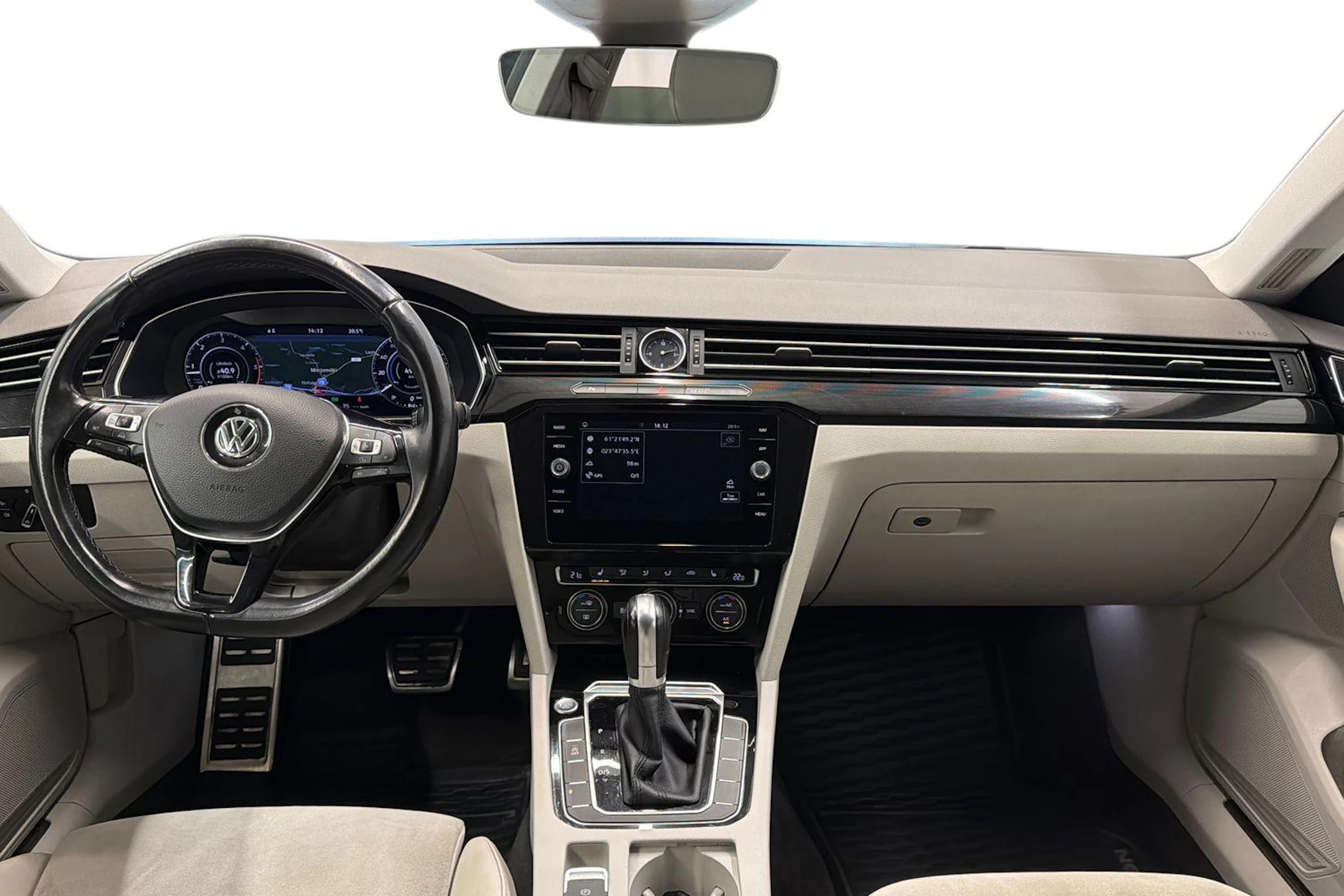 valkoinen Volkswagen Arteon 2018 kuva 7.