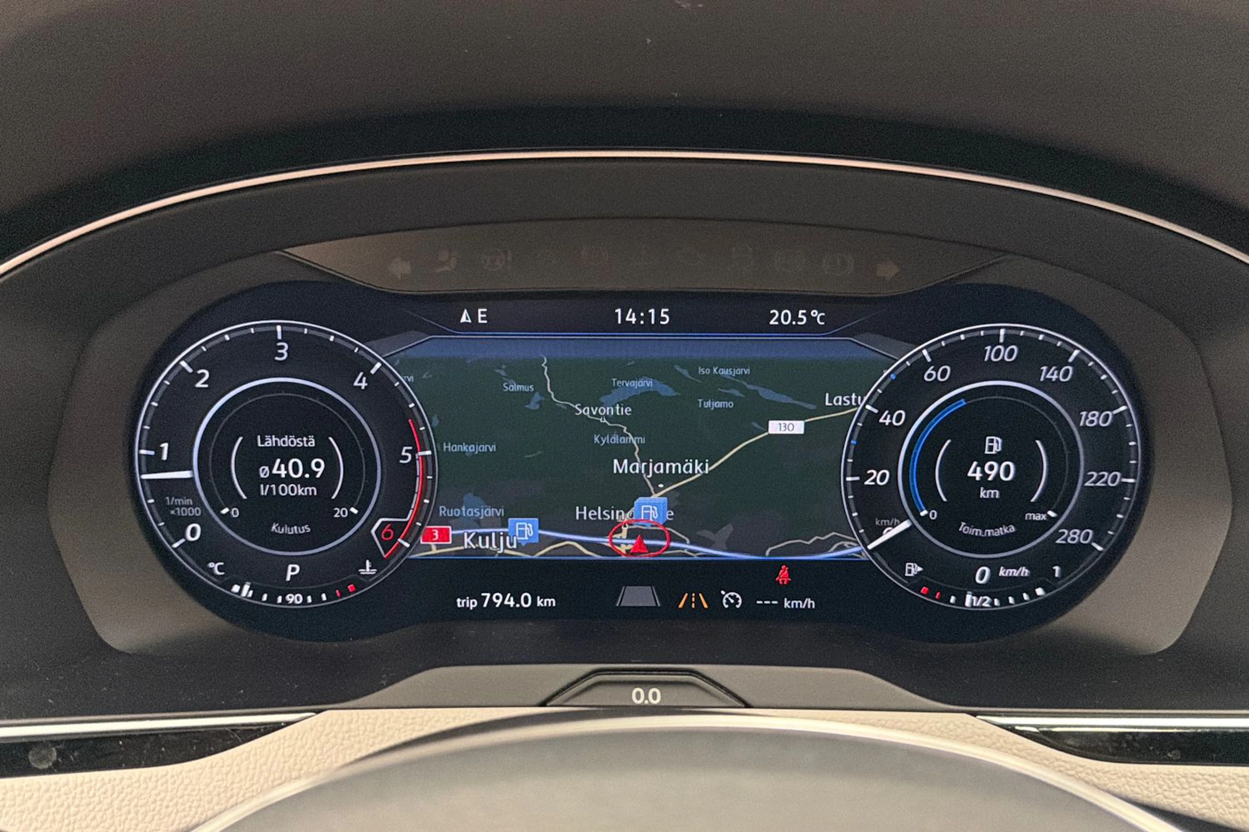 valkoinen Volkswagen Arteon 2018 kuva 16.